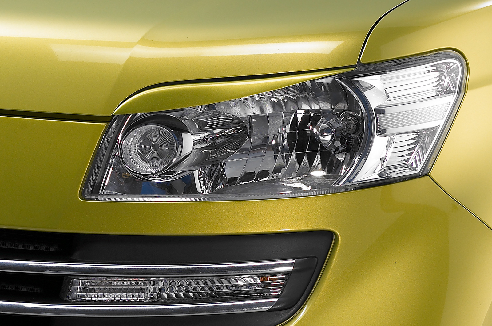 Scheinwerferblenden für Daihatsu Materia SB025